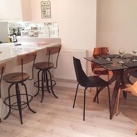 Spacious 1 Bedroom Split Level Old Pub Conversion Tower Bridge London Exterior foto