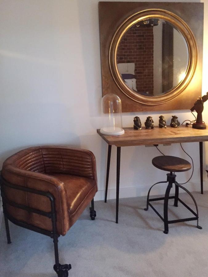 Spacious 1 Bedroom Split Level Old Pub Conversion Tower Bridge London Exterior foto