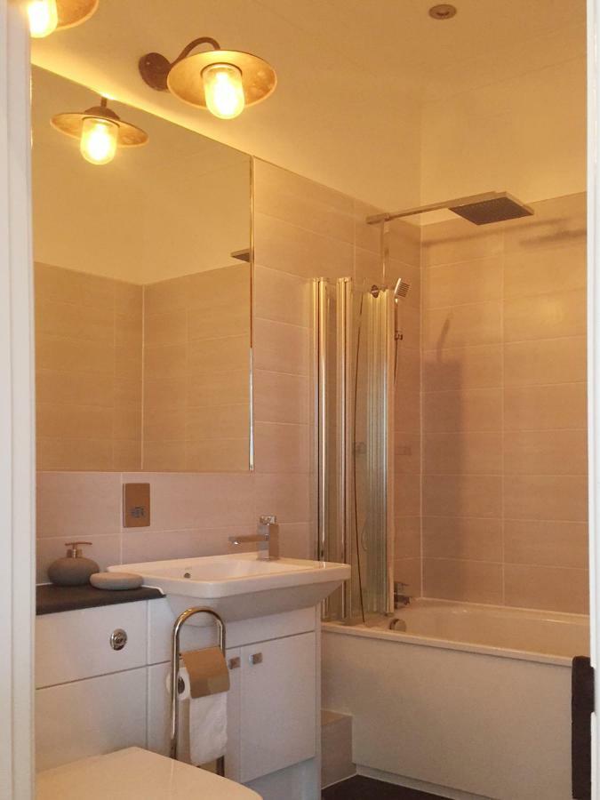 Spacious 1 Bedroom Split Level Old Pub Conversion Tower Bridge London Exterior foto